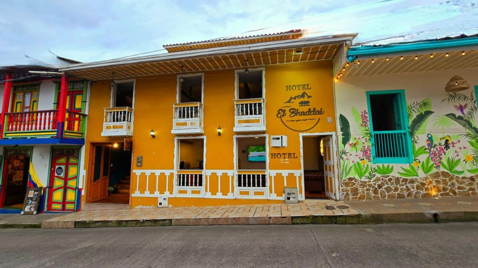 Hotel Shaddai ฟิลานเดีย ภายนอก รูปภาพ